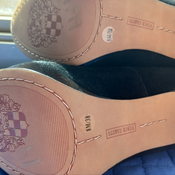Vince Camuto Velvet heels size 8.5, Brand new - Picture 7 of 9